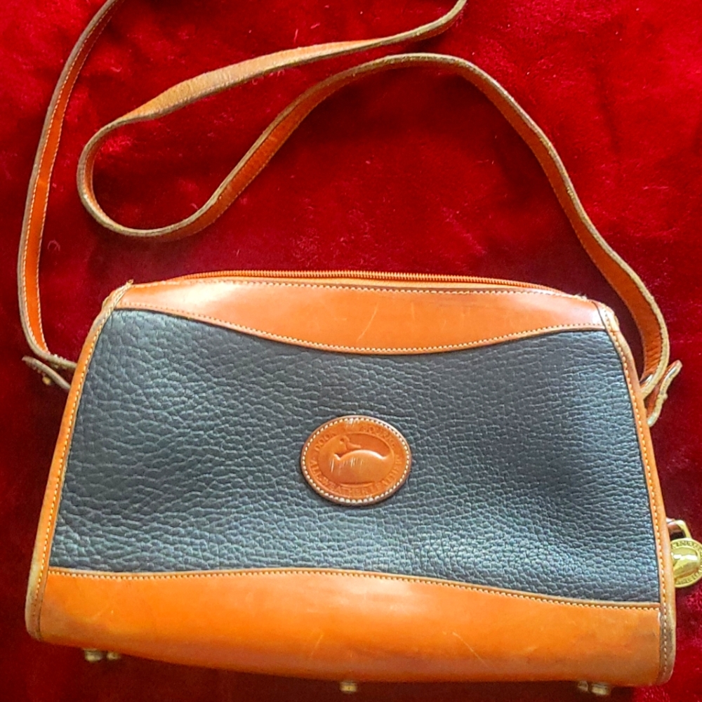 Vintage O'riginal Dooney & Bourke Crossbody Bag